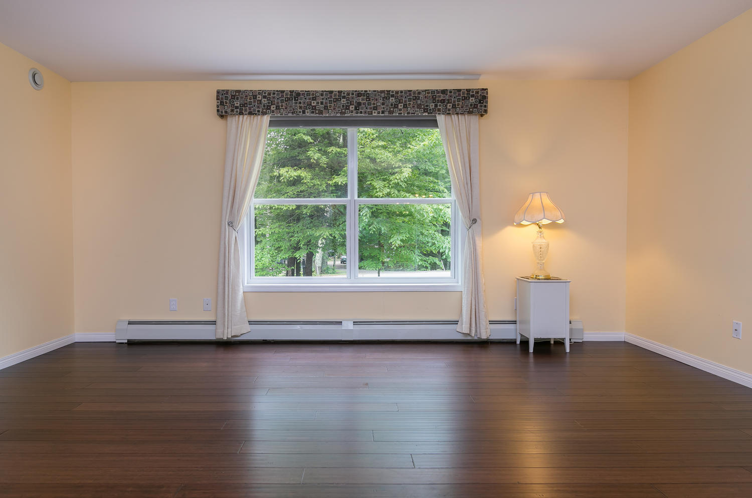 300 Old Orchard Road Buxton, ME 04093 - Photo 7 of 39 Living Room