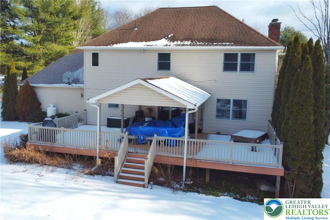 90 Halina Way Kunkletown, PA 18058 - Photo 5 of 32 a front view of a house with a garage