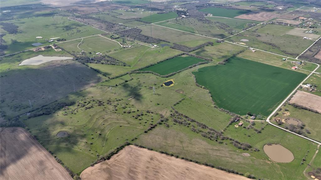 1086 Cobler Road Collinsville, TX 76233 - Photo 35 of 40 a view of a sink