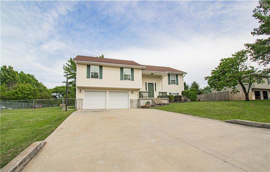 139 Southeast 621 Road Warrensburg, MO 64093 - Photo 2 of 33