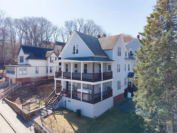$2,500 | 92 Green Hill Parkway, Unit 2, Worcester, MA 01605