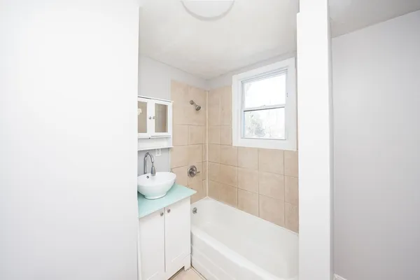 $2,500 | 92 Green Hill Parkway, Unit 2, Worcester, MA 01605