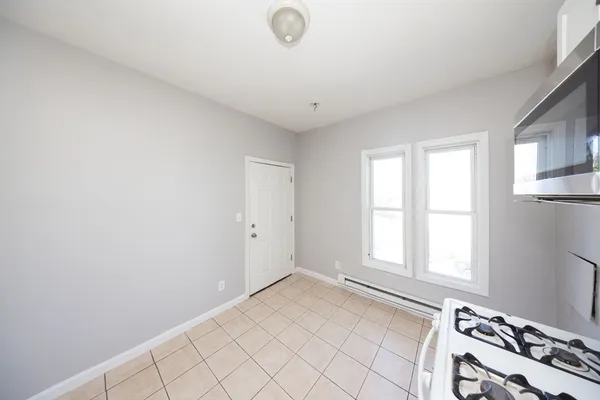 $2,500 | 92 Green Hill Parkway, Unit 2, Worcester, MA 01605