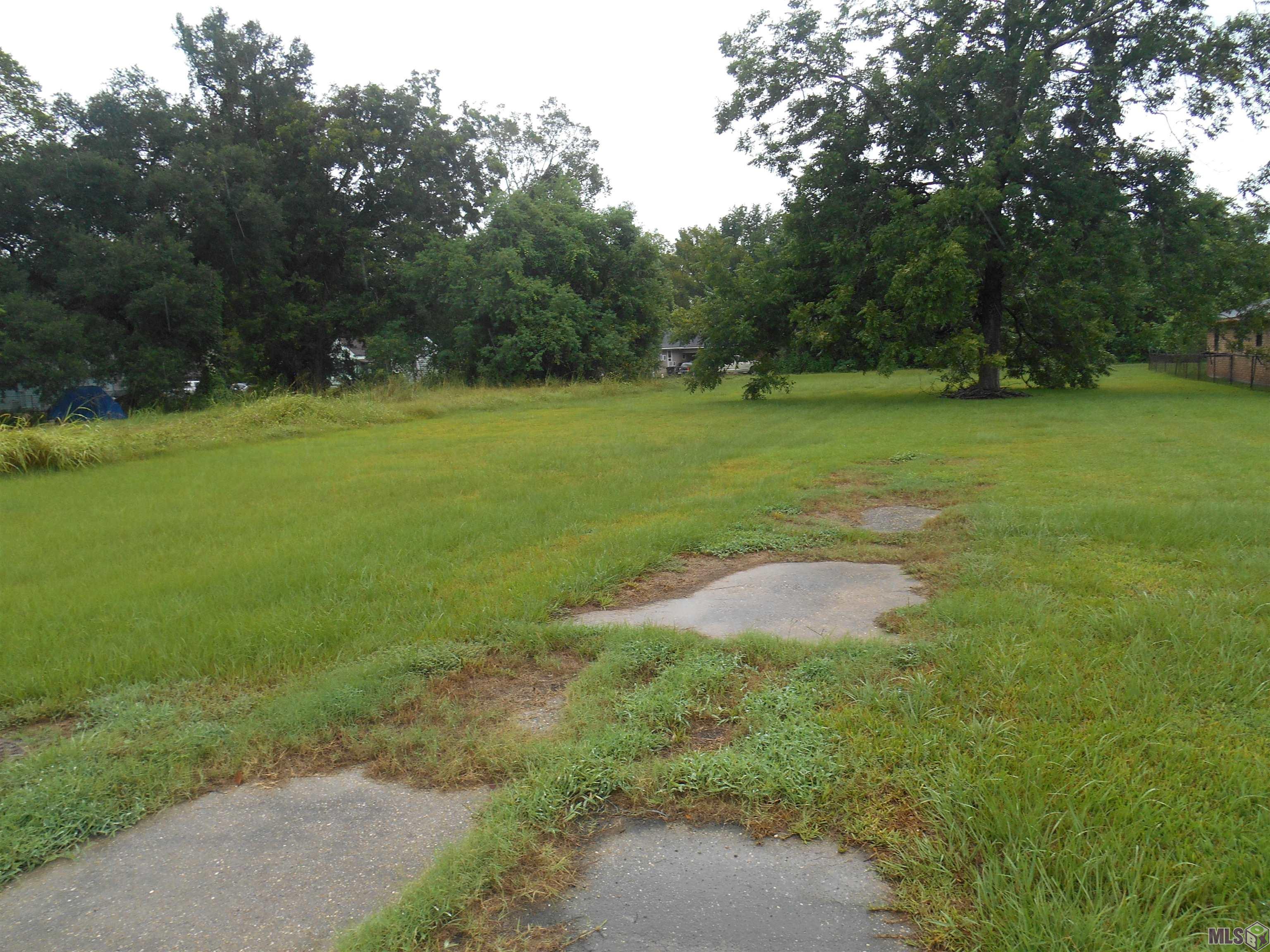 1598 Rosenwald Road Baton Rouge, LA 70807 - Photo 2 of 3