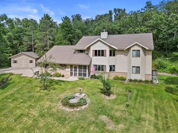 $649,900 | W361-s4901 Wildflower Court, Ottawa, WI 53118