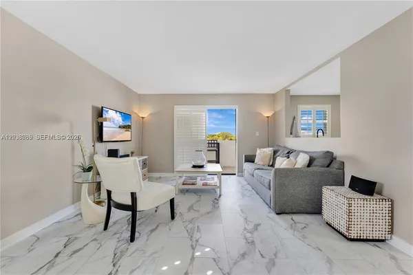 $2,500 | 1418 Collins Avenue, Unit 504, Miami Beach, FL 33139