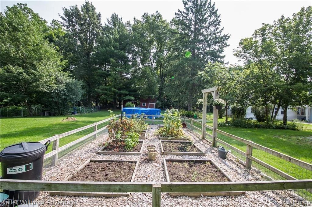 48222 Joy Road Plymouth, MI 48170 - Photo 33 of 43
