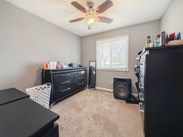 $290,000 | 812 Mulford Lane, Joliet, IL 60431