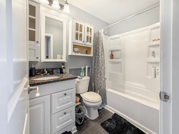 $290,000 | 812 Mulford Lane, Joliet, IL 60431