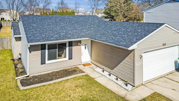 $290,000 | 812 Mulford Lane, Joliet, IL 60431