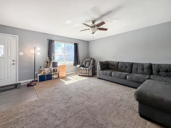 $290,000 | 812 Mulford Lane, Joliet, IL 60431