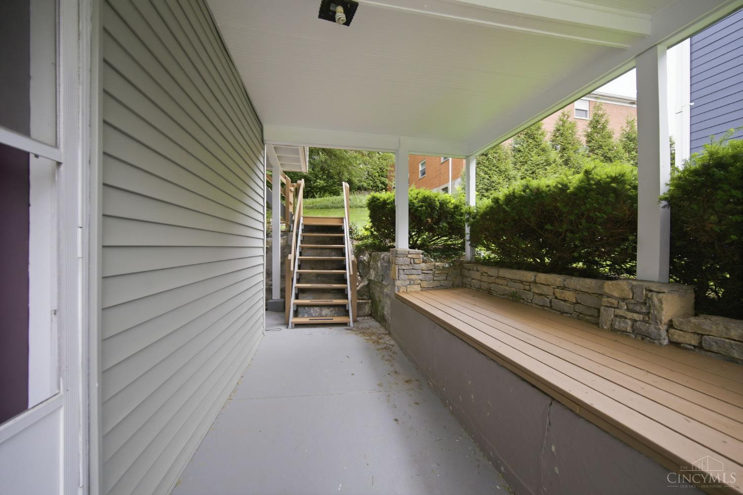 3262 Linwood Avenue Cincinnati, OH 45208 - Photo 7 of 53