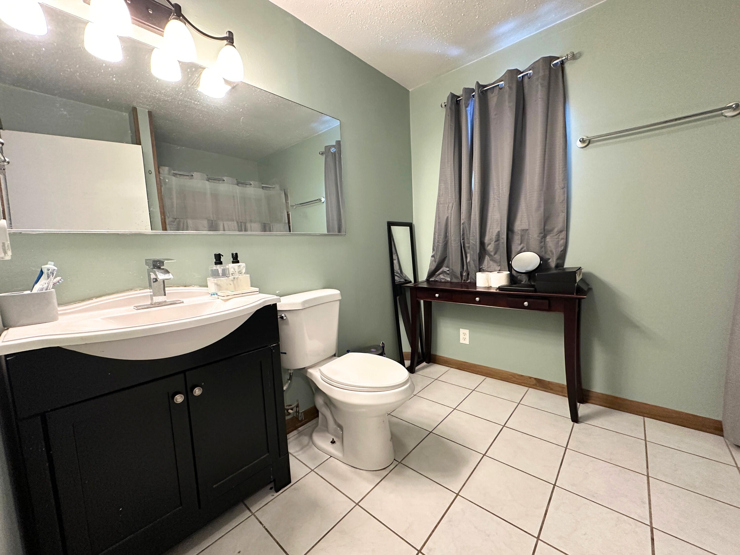 2902 Tilden Avenue Delavan, WI 53115 - Photo 13 of 18 Main level bath