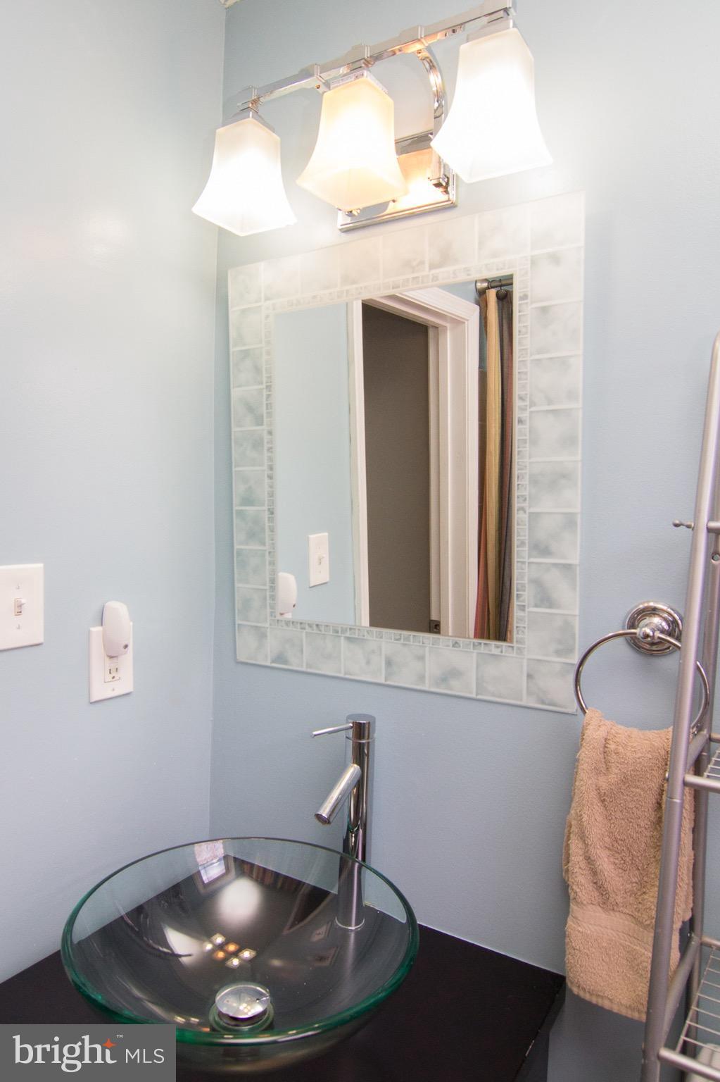 2701 Garnet Road Baltimore, MD 21234 - Photo 19 of 30 Bath
