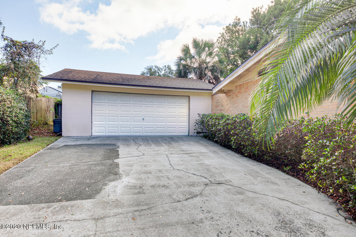 4009 Bess Road Jacksonville, FL 32277 - Photo 3 of 21 2 car garage