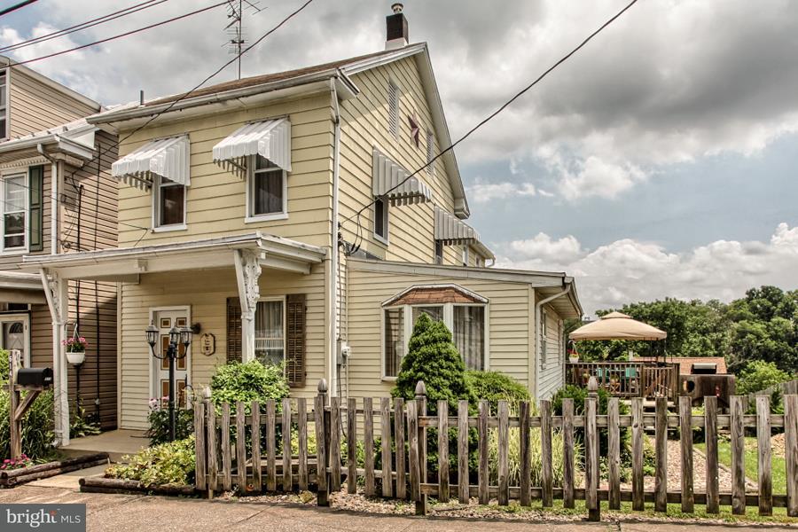 614 2nd Street Enhaut, PA 17113 - Photo 1 of 25