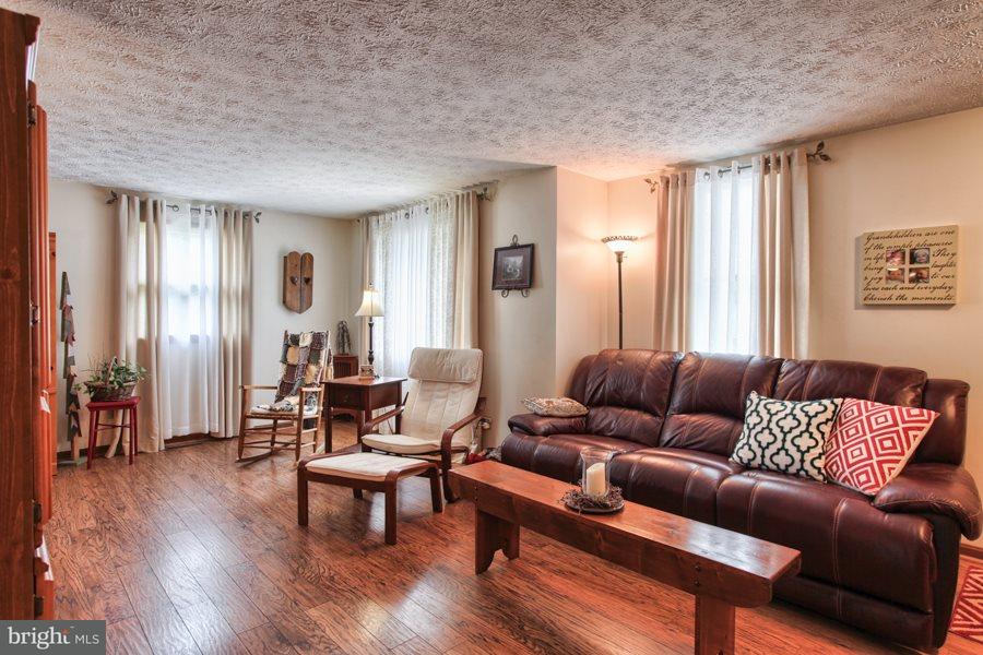 614 2nd Street Enhaut, PA 17113 - Photo 4 of 25