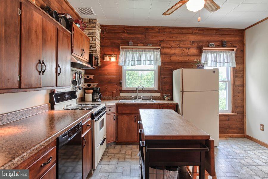 614 2nd Street Enhaut, PA 17113 - Photo 9 of 25