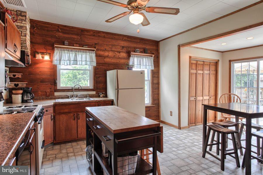 614 2nd Street Enhaut, PA 17113 - Photo 10 of 25