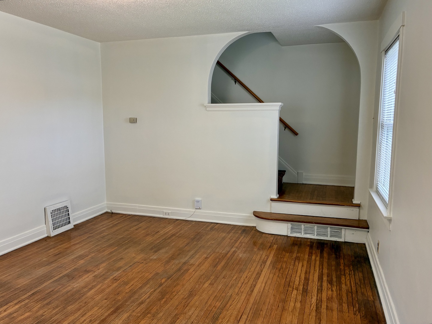 254 Edward Street Sycamore, IL 60178 - Photo 2 of 23