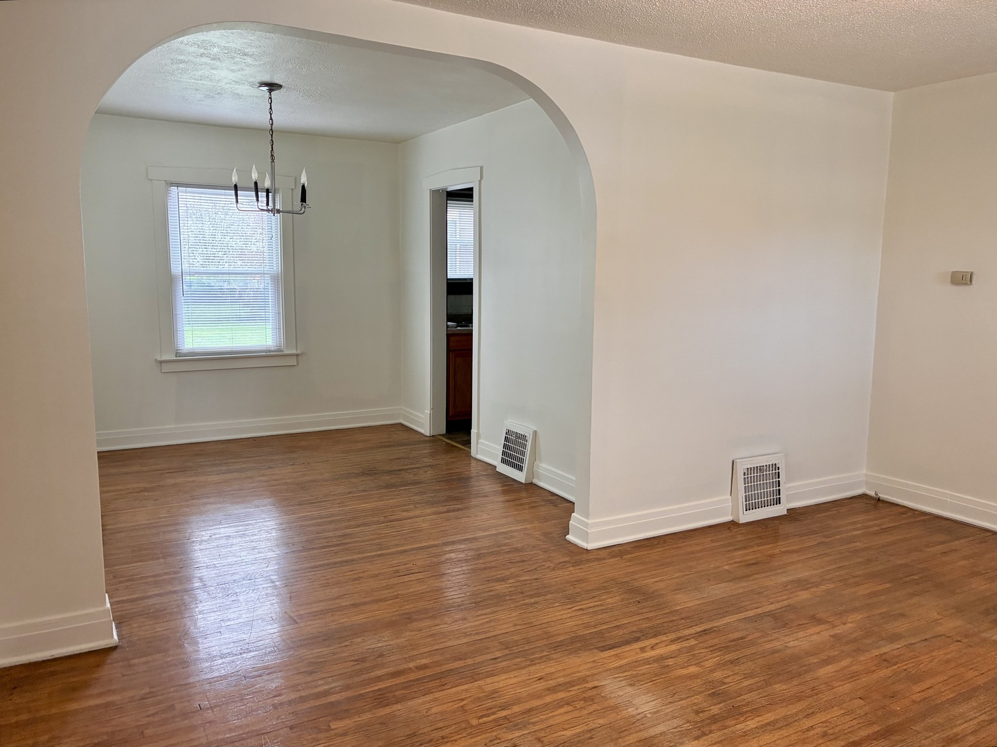 254 Edward Street Sycamore, IL 60178 - Photo 4 of 23