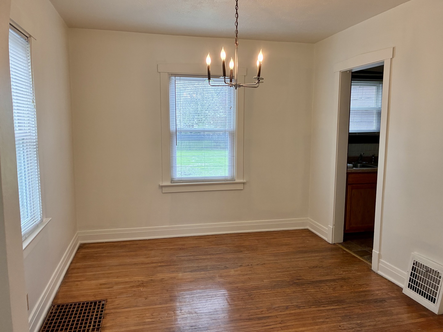 254 Edward Street Sycamore, IL 60178 - Photo 5 of 23