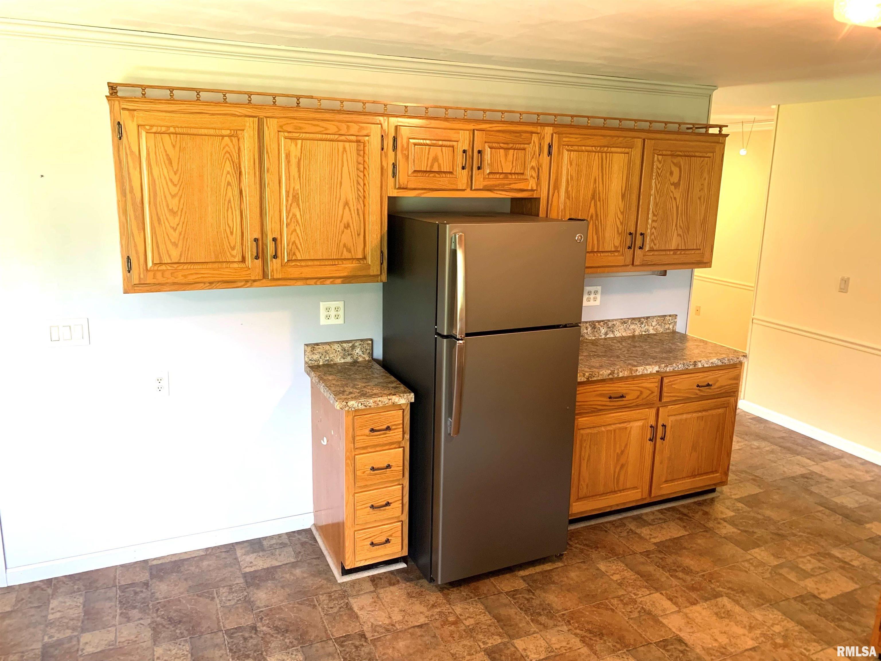 120 Roanoke Drive Rochester, IL 62563 - Photo 23 of 33 Gallery Image 23