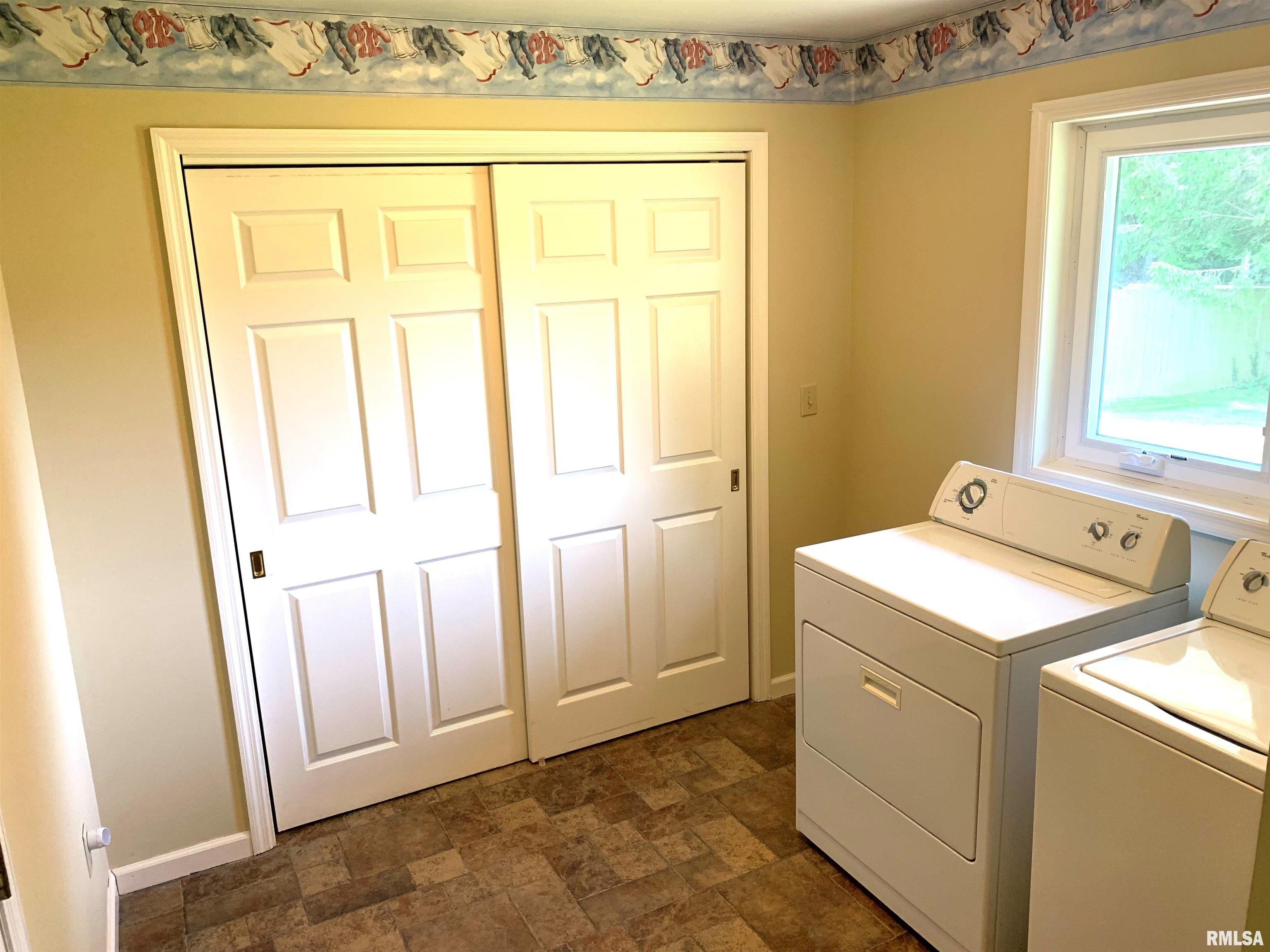 120 Roanoke Drive Rochester, IL 62563 - Photo 31 of 33 Gallery Image 31