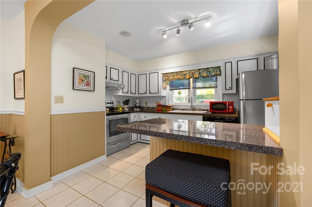 35 Ambler Road Asheville, NC 28805 - Photo 11 of 32 Gallery Image 11