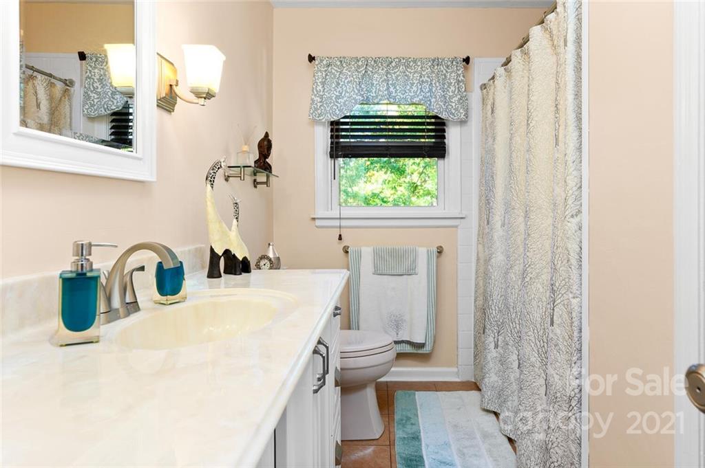 35 Ambler Road Asheville, NC 28805 - Photo 18 of 32 Gallery Image 18