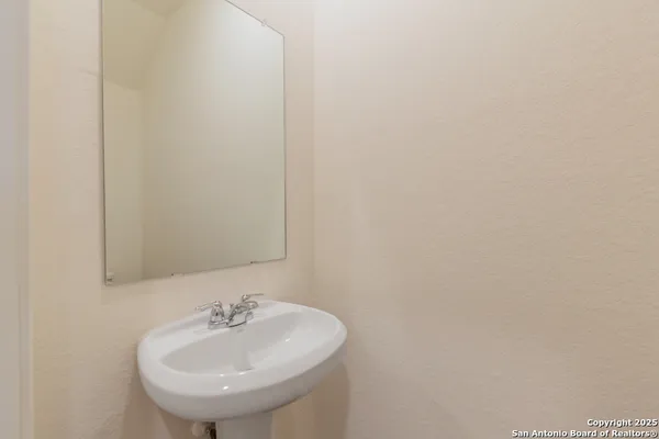$1,725 | 7522 Burrowing Cobra, San Antonio, TX 78253