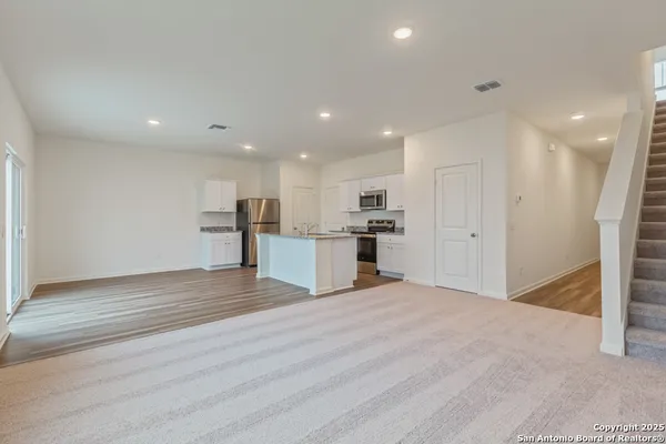 $1,725 | 7522 Burrowing Cobra, San Antonio, TX 78253