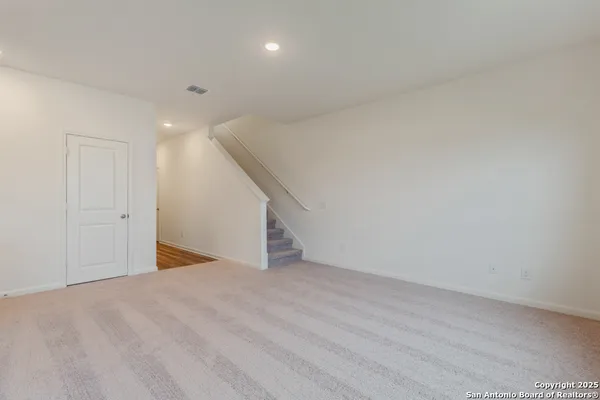 $1,725 | 7522 Burrowing Cobra, San Antonio, TX 78253