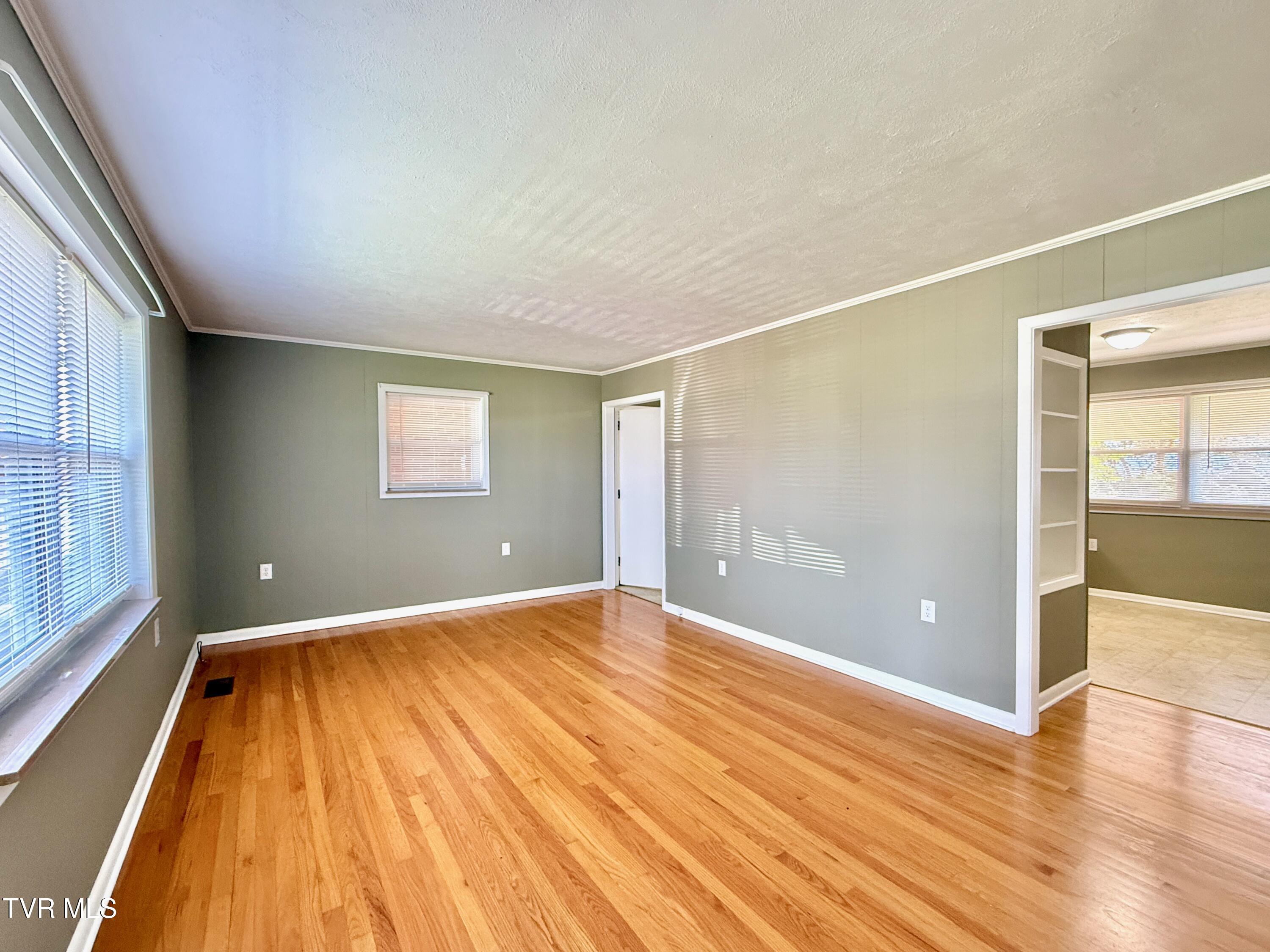616 East Barton Ridge Road Greeneville, TN 37745 - Photo 3 of 39 3
