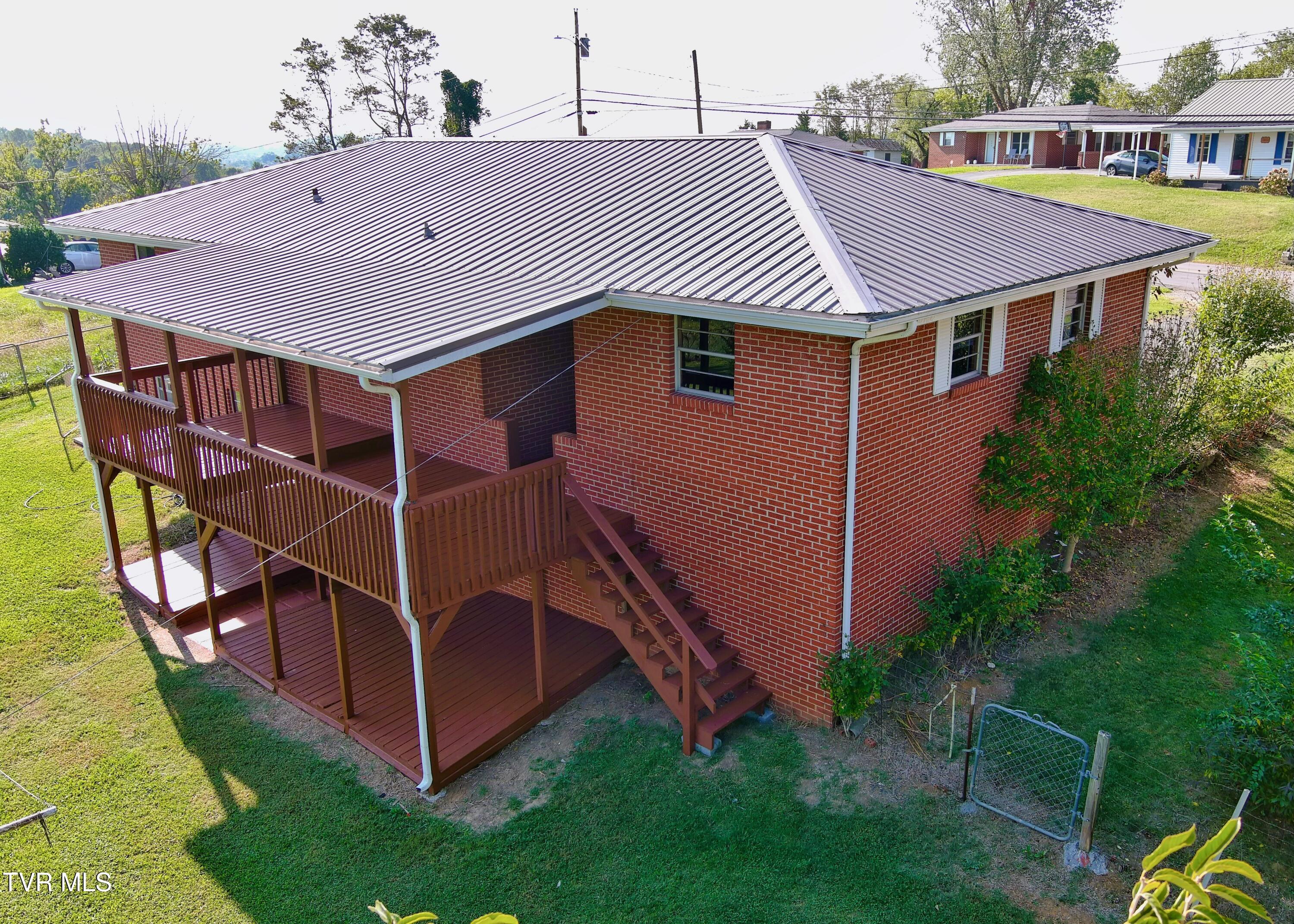 616 East Barton Ridge Road Greeneville, TN 37745 - Photo 33 of 39 30