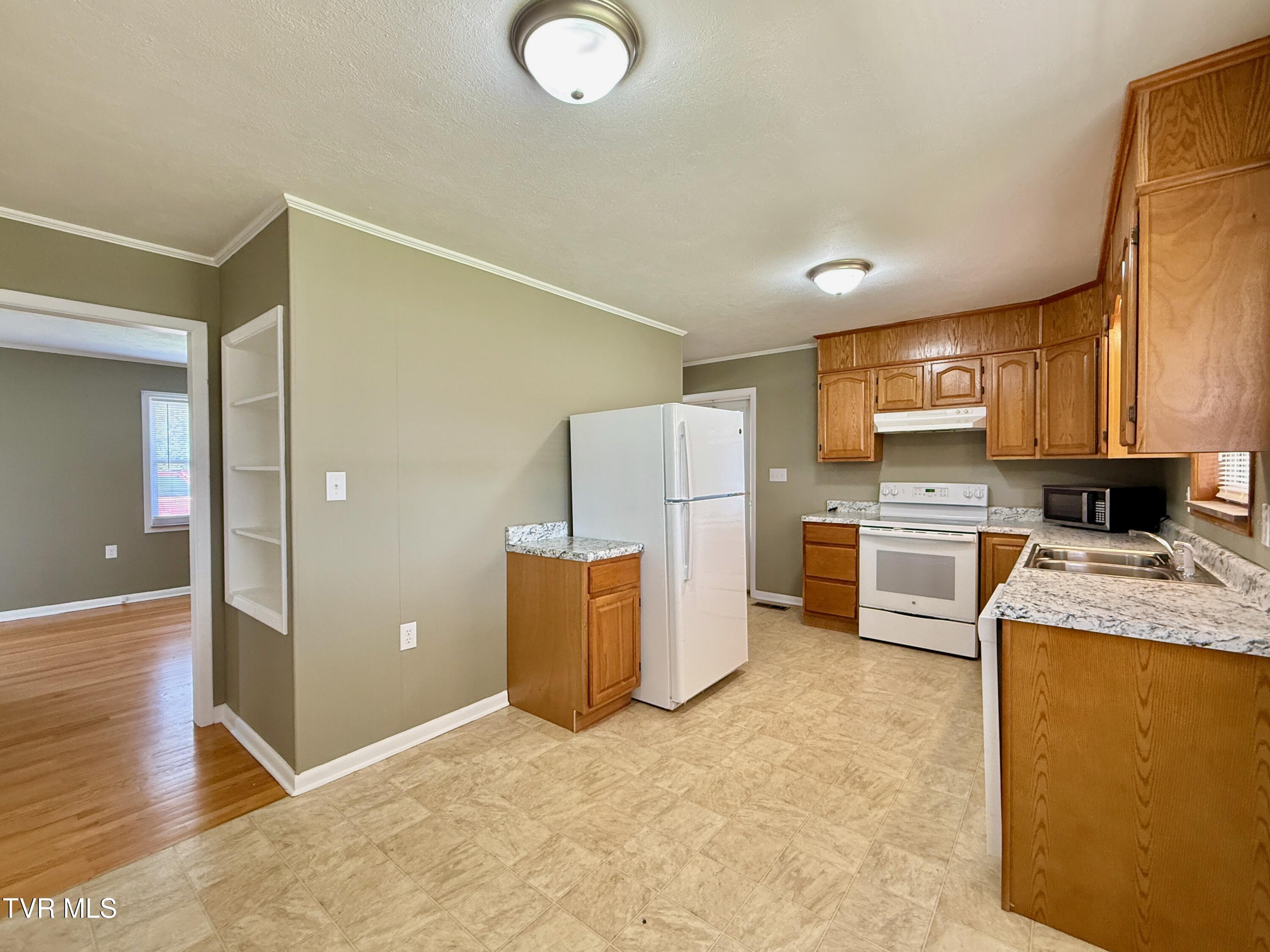 616 East Barton Ridge Road Greeneville, TN 37745 - Photo 7 of 39 7a