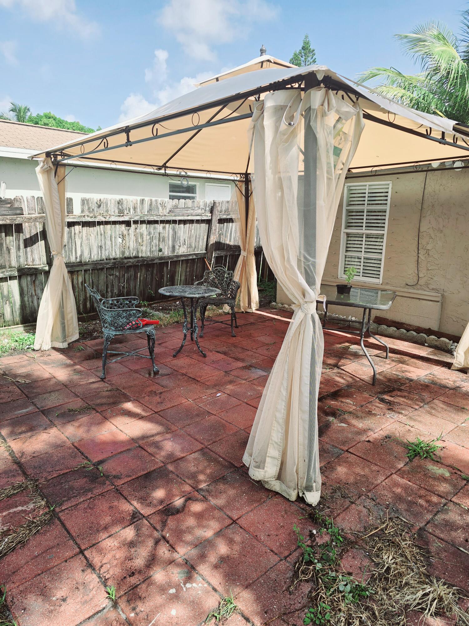 1078 Highview Road Lake Worth, FL 33462 - Photo 20 of 23 20240721_105222