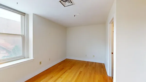 $299,900 | 131 Main Street, Unit 210, Burlington, VT 05401