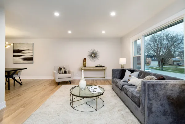 $675,000 | 530 Cumberland Trail, Elgin, IL 60123