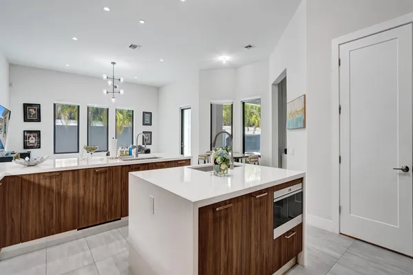 $11,000 | 5663 Brookfield Circle, Hollywood, FL 33312