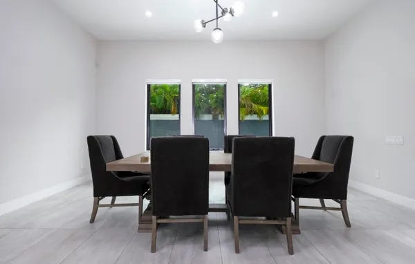 $11,000 | 5663 Brookfield Circle, Hollywood, FL 33312