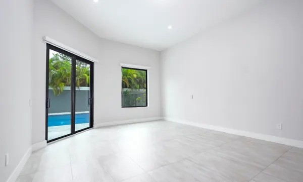 $11,000 | 5663 Brookfield Circle, Hollywood, FL 33312