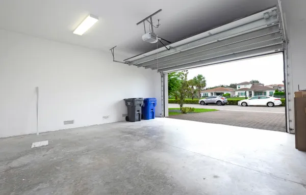 $11,000 | 5663 Brookfield Circle, Hollywood, FL 33312