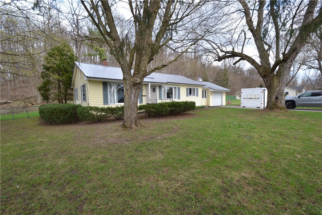 2148 East Street Palmyra, NY 14513 - Photo 2 of 27