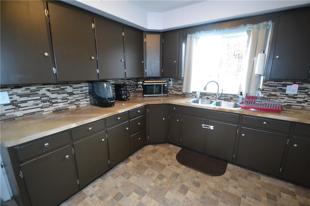 2148 East Street Palmyra, NY 14513 - Photo 6 of 27