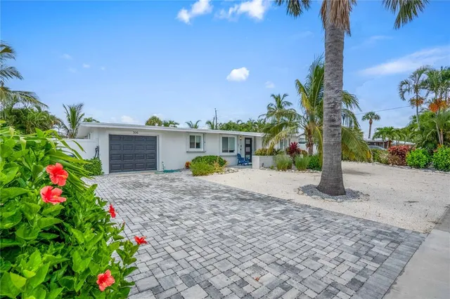 $1,595,000 | 306 66th Street, Holmes Beach, FL 34217