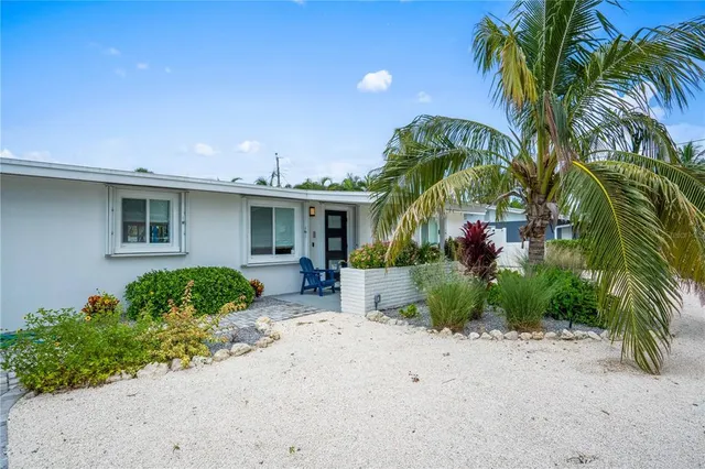 $1,595,000 | 306 66th Street, Holmes Beach, FL 34217