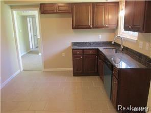 6382 Greer Road West Bloomfield, MI 48324 - Photo 8 of 14 Custom Tile Job