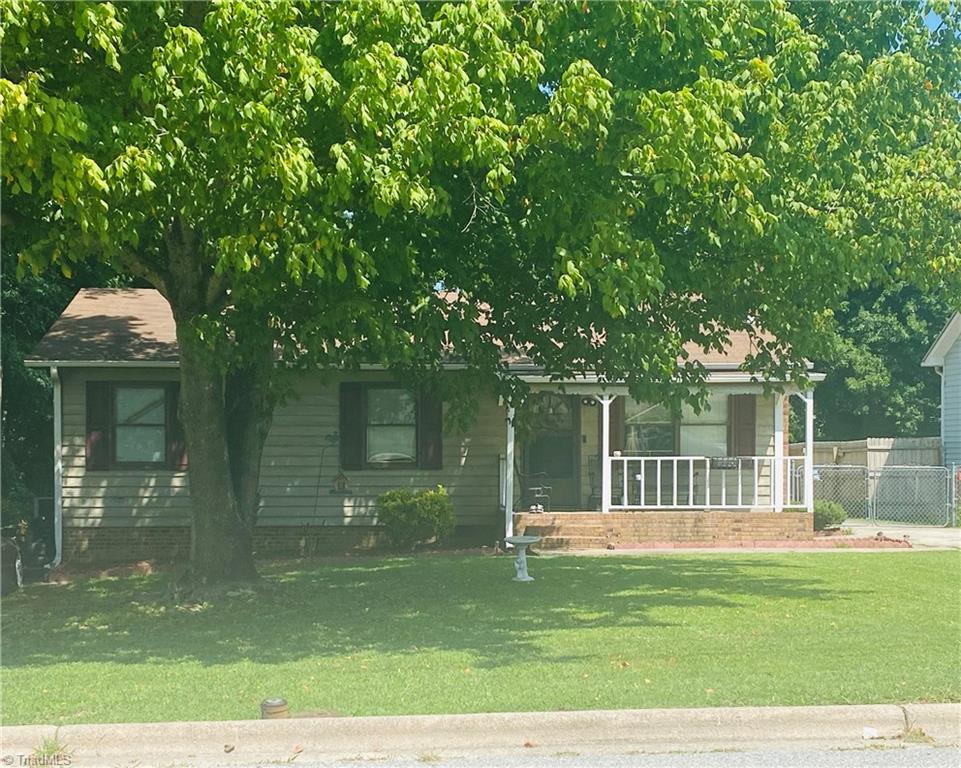 633 Paramount Street High Point, NC 27260 - Photo 4 of 19 Gallery Image 4