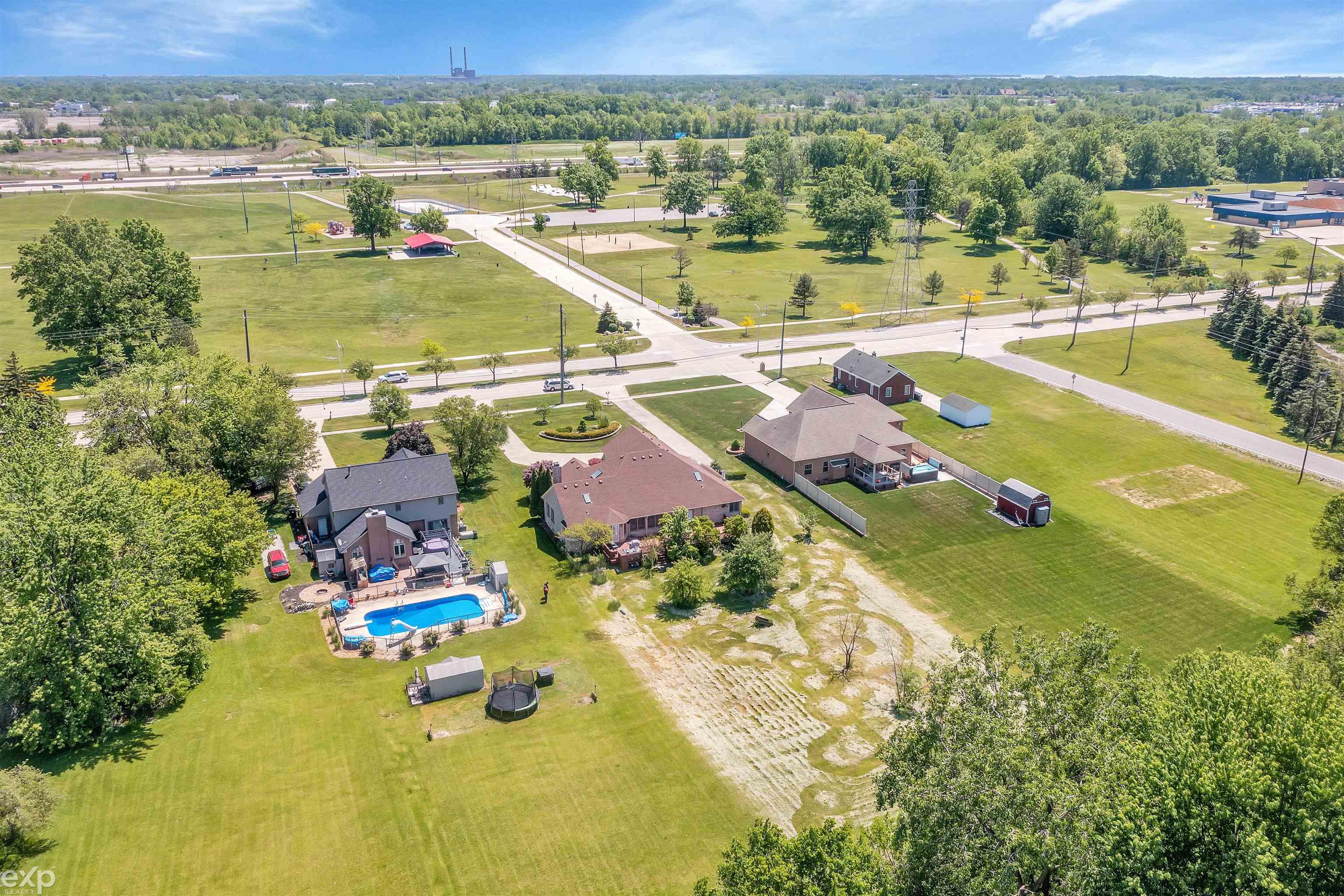 23890 Hall Road Woodhaven, MI 48183 - Photo 23 of 39